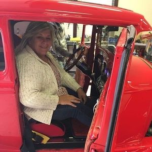 Meet your Posher, Holly